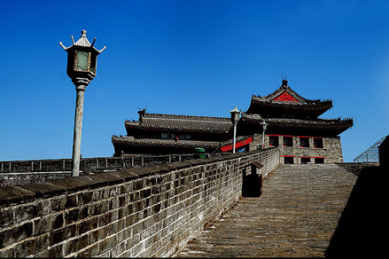 墙建筑基本完好的山海关 图片来自新浪博主:阳光灿烂的岁月 墙建筑基本完好的山海关 图片来自新浪博主:阳光灿烂的岁月