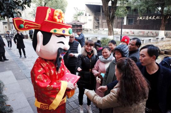 逛年货游景区体味年俗 武义喊你来过大年