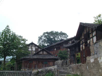 四川泸州:比美酒更醉人(图)