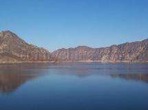 潘家口水上长城塞外蟠龙湖旅游风景区(潘家口水库)位于承德市宽城满族