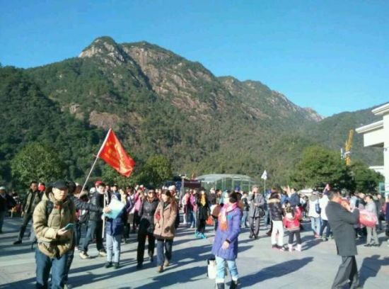 游客爱上三清山 新年喜洋洋迎来开门红