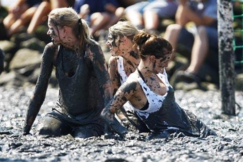 �������