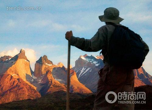 百内国家公园主峰被称为“百内塔”，是无数游客拍照留念的背景。