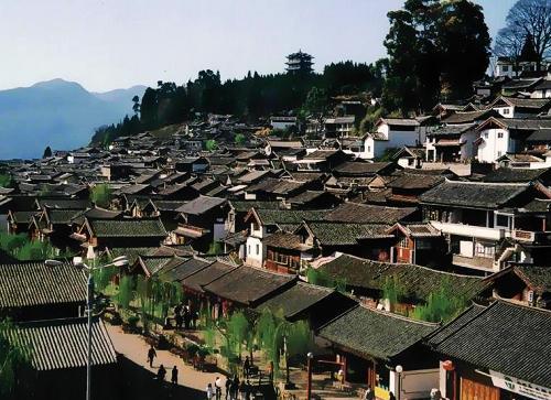 空灵丽江 楼板房子一座座(组图)