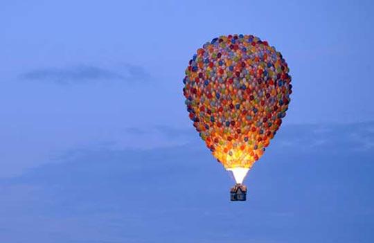 组图:壮观美丽 320只热气球升空
