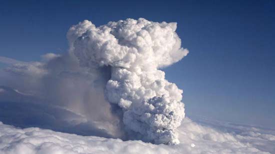冰岛火山喷发烟尘侵袭 五一欧洲游市场受影响