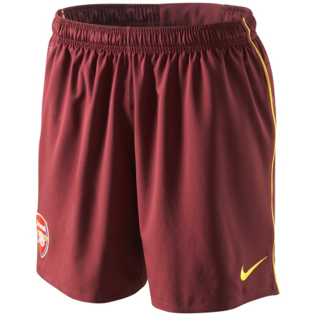 阿森纳主场球衣是经典款的现代版 背后印有字