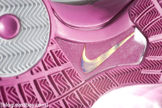 Nike Hyperdunk 2010 x Kay Yow WBCA Cancer Fund