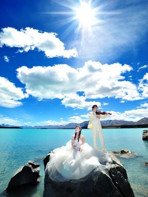 新西兰婚纱照_...莉和埃利奥特在新西兰拍摄的婚纱照.-2017年世界各地最美婚纱照