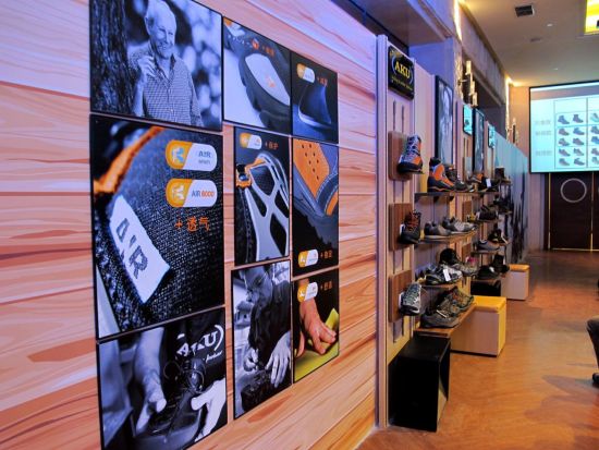 飞蛙2014订货会举行BIA基金助你圆梦户外_装