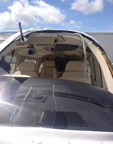 美国飞鸟高空撞穿飞机玻璃砸伤飞行员_空域-水