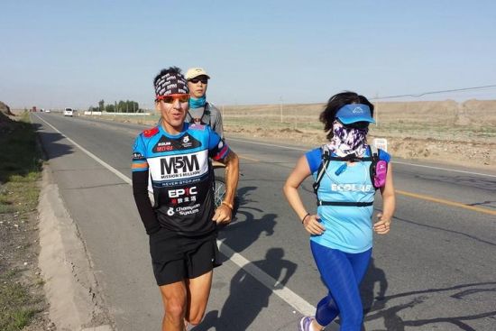 杰森-莱斯特长城跑完赛 曾72天横跨美国_越野