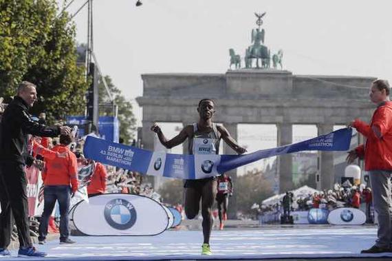 柏林马拉松万米之王夺冠军 差6秒破世界纪录