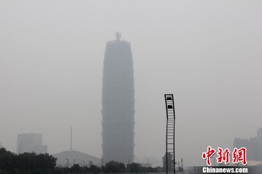 郑州雨后雾霾压城 重度污染再度来袭_跑步频道