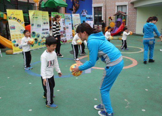 浙江省义乌市办幼儿足球节 4大主题将足球融入