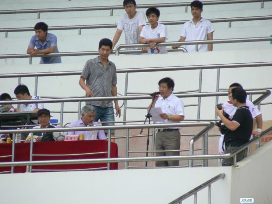 第3届桂超联赛柳州隆重开幕 足协代表出席祝贺