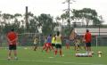 图文-中国女足进行高强度训练 展示脚下真功夫