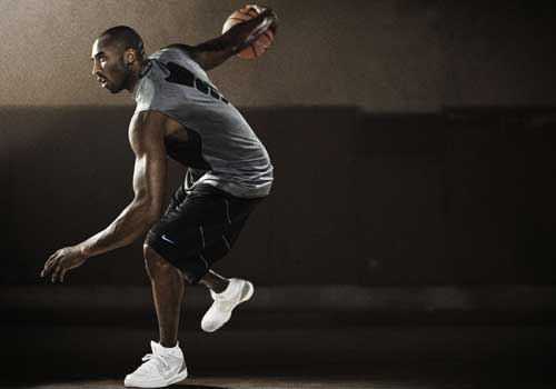 科比秀Nike Pro贴身运动服