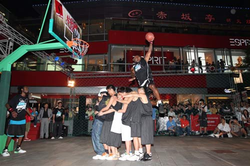 世界第一扣篮团队登陆中国
