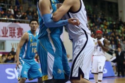 粤媒:李慕豪王哲林不再可能去NBA 期待周琦