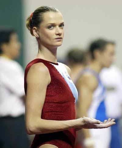 来自俄罗斯,却代表美国队参加奥运会的柳金已经接近其前辈霍尔金娜