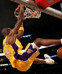 NBA周最佳扣篮:科比雷霆一击 罗宾逊飞跃超人