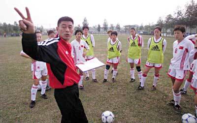 马良行:学日本先学培养机制 足球人口多才能出
