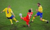 图文-[欧洲杯]俄罗斯VS瑞典阿尔沙文抢点瞬间