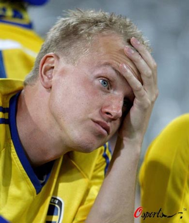 图文-瑞典球迷伤心球队无缘八强球队晋级希望破灭