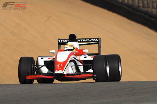 图文-F2赛车威廉姆斯JPH1发布符合05年F1安