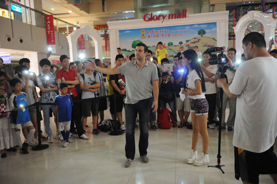 F3主席助阵花足世界杯北京站 欣喜中国选手进