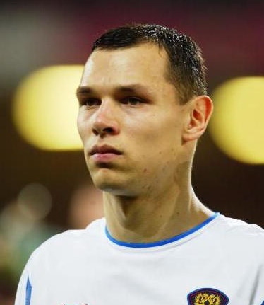 图文-欧洲杯球员阅兵之俄罗斯后卫伊格纳舍维奇