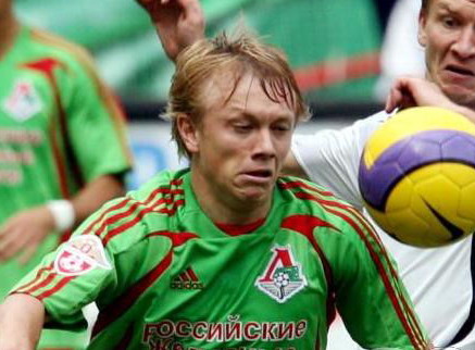 图文-欧洲杯球员阅兵之俄罗斯后卫扬巴耶夫