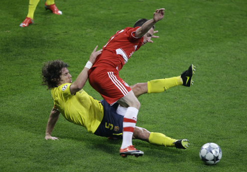 图文-[冠军杯]拜仁vs巴萨 普约尔场上拼尽全力_