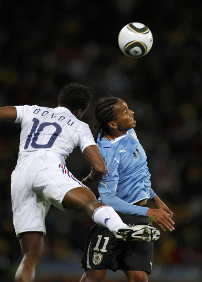 图文-[小组赛]乌拉圭VS法国 比拼谁的头球准_国