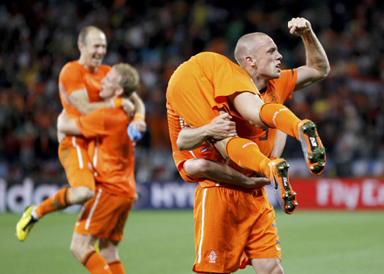 图文-2010路透年度精彩图片 荷兰庆祝世界杯亚