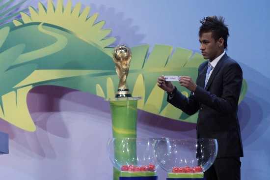 图文-2014巴西世界杯预选赛抽签 内马尔抽签_