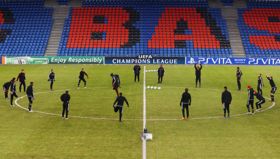 图文-拜仁训练备战欧冠淘汰赛 众将玩跑圈游戏