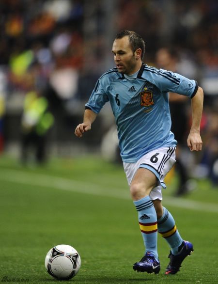 图文-[热身赛]西班牙5-0委内瑞拉 伊涅斯塔组织进攻_国际足球-西班牙_新浪竞技风暴_新浪网