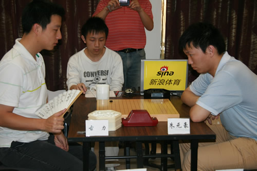 倡棋杯首轮古力险胜朱元豪携手常昊张璇晋级谱