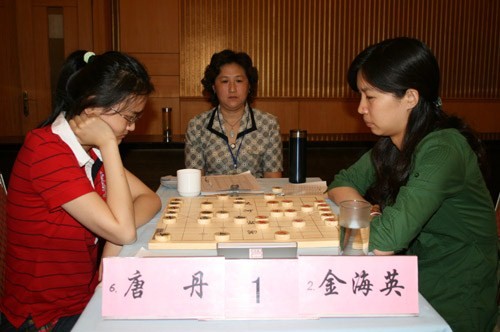 图文-嘉周杯女子组第三轮开战 金海英对阵唐丹; 精彩图片--嘉周杯象棋
