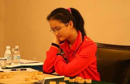 图文-智运会象棋女团最终轮 唐丹胜利在望露笑容