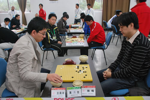 图文-智运会围棋首日比赛现场 王昊洋遭遇林峰