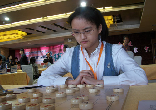 图文-伊泰杯象棋精英赛首轮 唐丹势不可挡