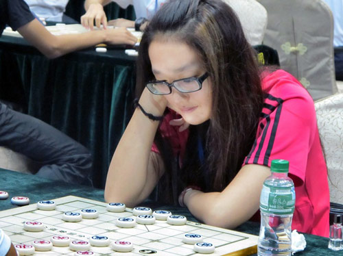 图文-杨官磷杯公开组预赛次轮 美女棋手参赛