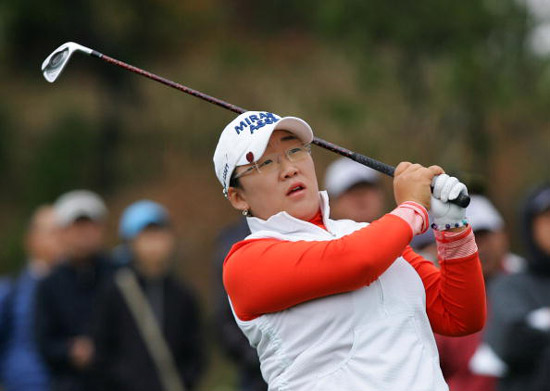 申智爱日本PK宫里蓝 LPGA美津浓精英赛一触