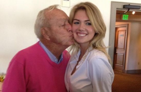 帕尔默“袭击”超级模特凯特-阿普顿(Kate Upton)