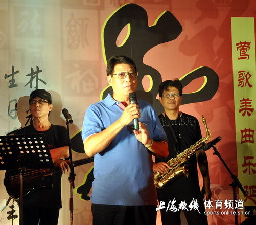 上海足球名宿林耀清教练八十大寿的寿宴在锦江