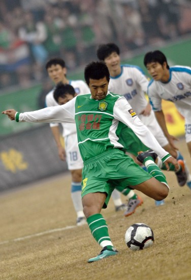图文-[中超]北京国安1-0江苏舜天 徐亮主罚点球_国内足球-中超_新浪