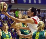 图文-[热身赛]中国女篮72-73澳大利亚关馨突破上篮